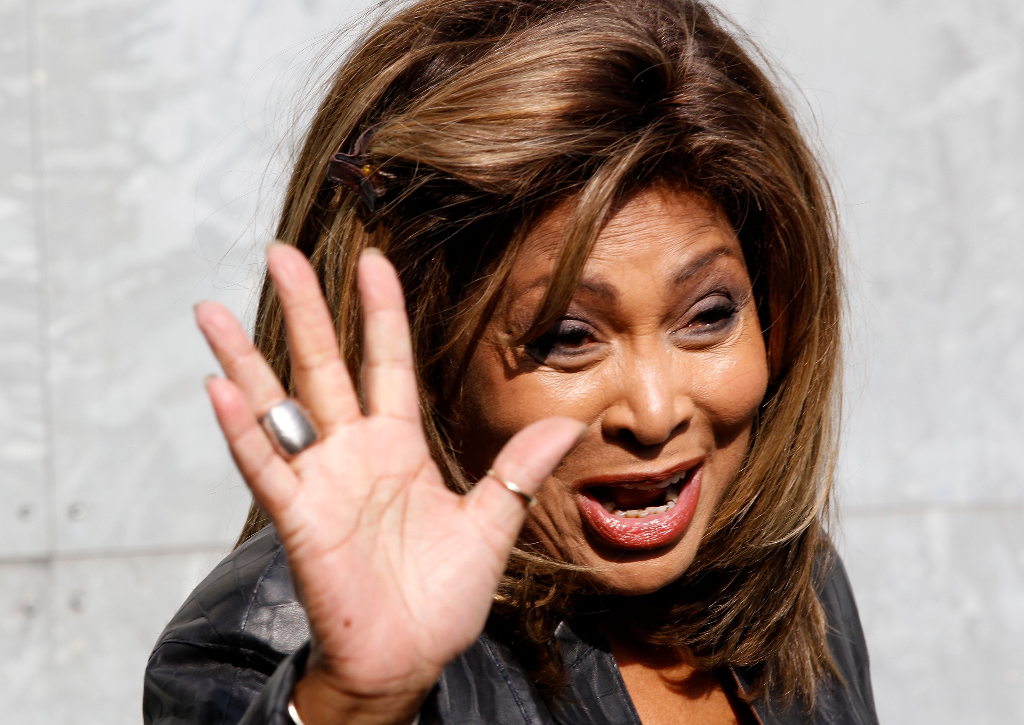 tina turner waving 660 reuters.JPG